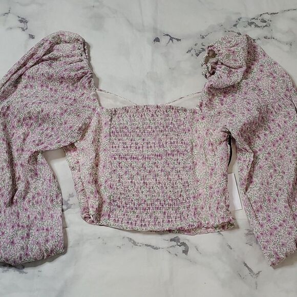 ASTR The Label Purple Ditsy Floral Cropped Blouse with Puff Longsleeves - Picture 7 of 7